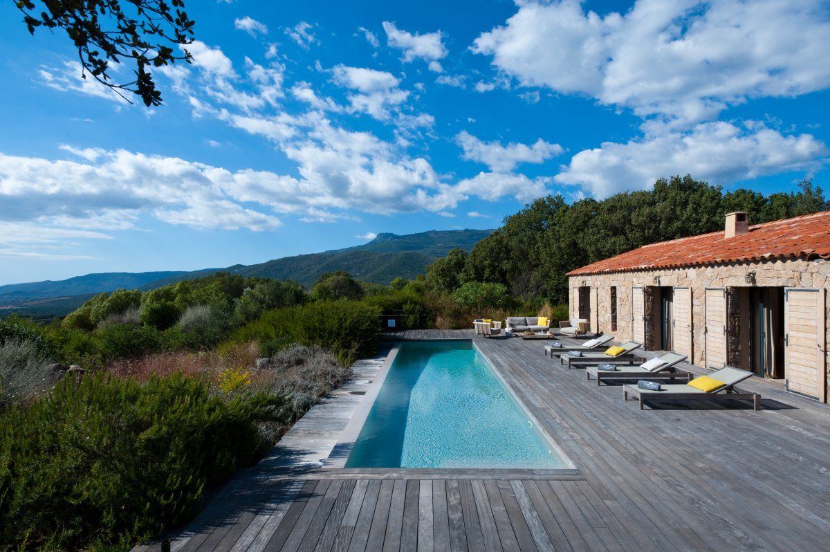 Villa Vermentinu avec piscine et vue sur le golfe de Figari